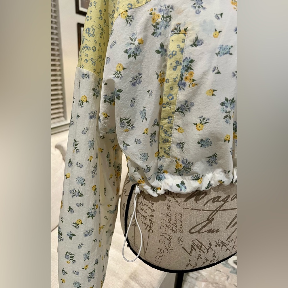 Aeropostale Windbreaker Cropped Zip Up Drawstring Waist White Yellow XL - Picture 2 of 15